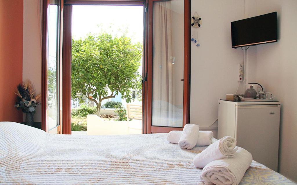 Helios Serifos Livadi  Esterno foto