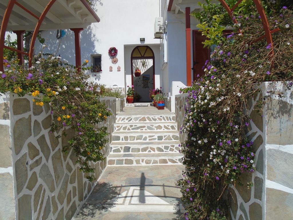 Helios Serifos Livadi  Esterno foto
