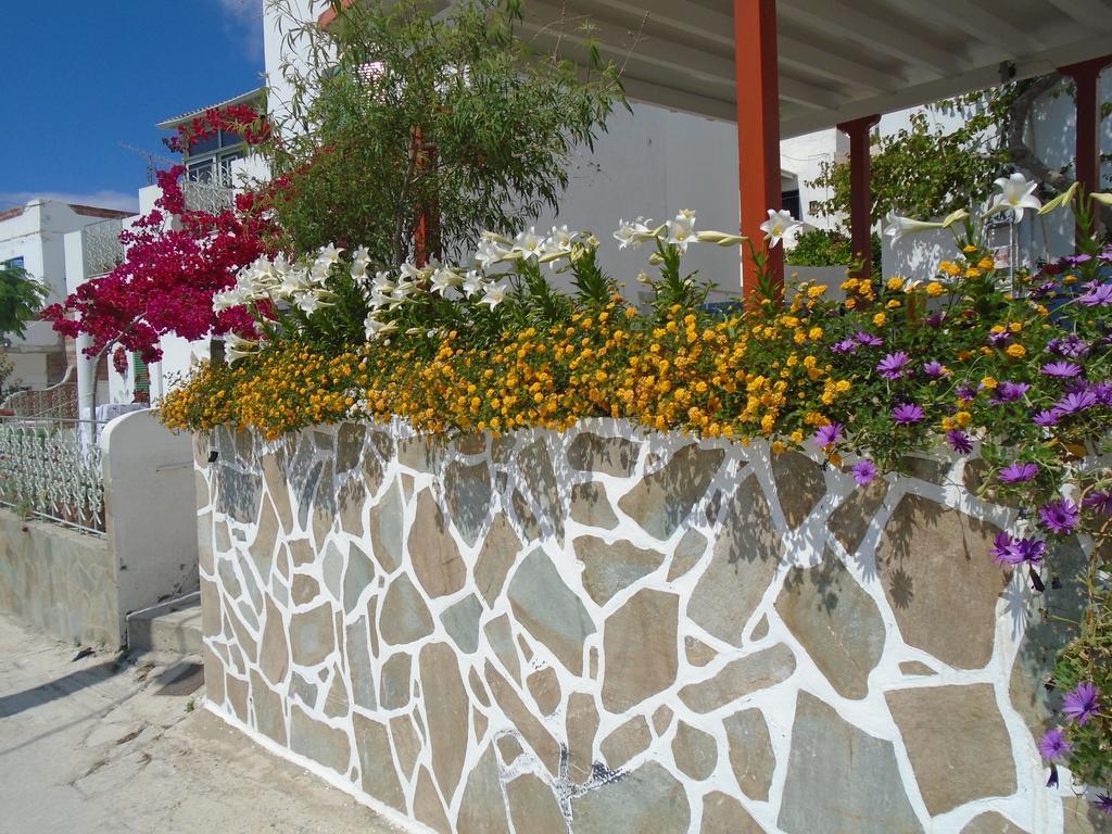Helios Serifos Livadi  Esterno foto